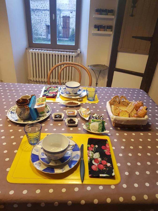 Bed and Breakfast Les Forges De Planechaud Saint-Sornin-Leulac Esterno foto