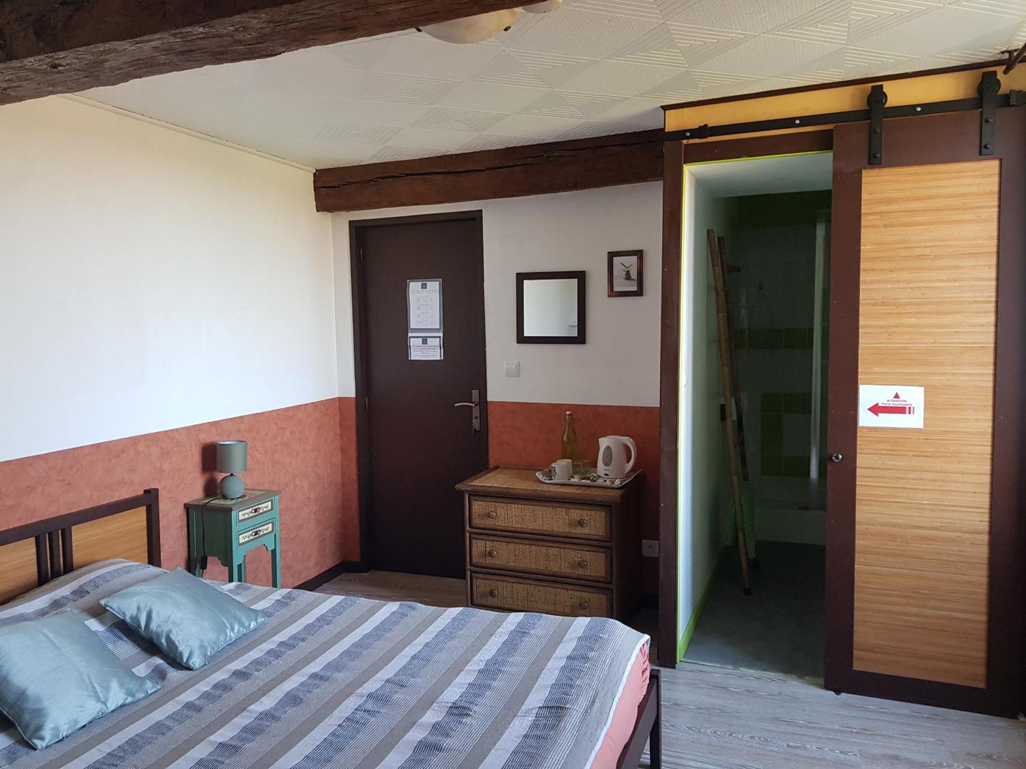 Bed and Breakfast Les Forges De Planechaud Saint-Sornin-Leulac Esterno foto